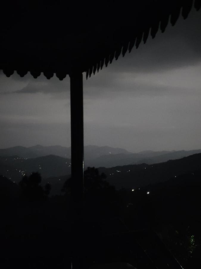 المورا Bhanu Homestay, Kasar Devi المظهر الخارجي الصورة